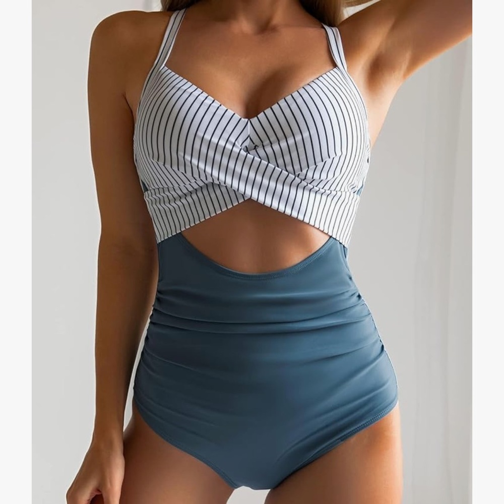 NWOT Youth One Piece Stripe Cutout High Waisted Swimsuit Bathing Suit